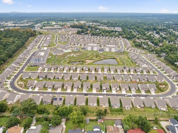 21630 Hawksbill High Circle 302, Sterling VA 20164