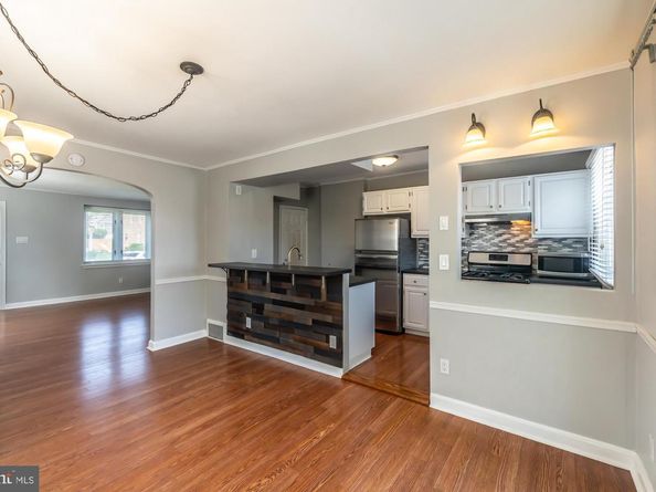 1037 Cobbs Street, Drexel Hill PA 19026