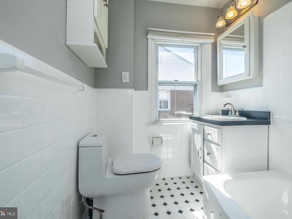 1037 Cobbs Street, Drexel Hill PA 19026