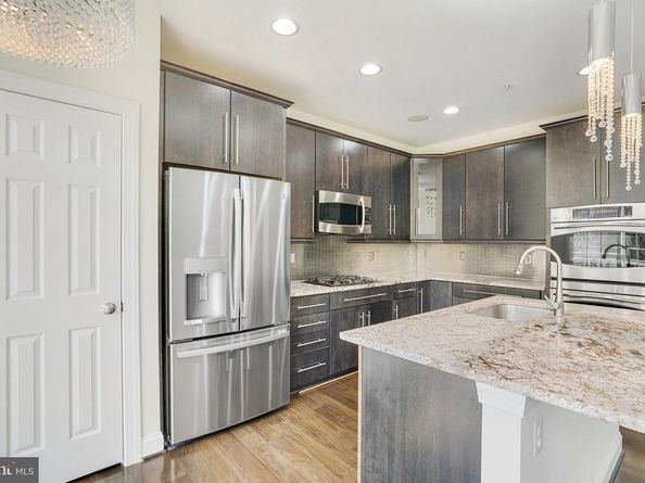 2082 Hutchison Grove Court, Falls Church VA 22043