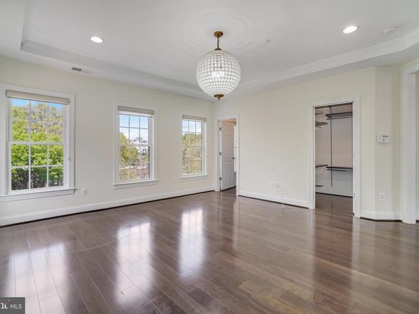 2082 Hutchison Grove Court, Falls Church VA 22043