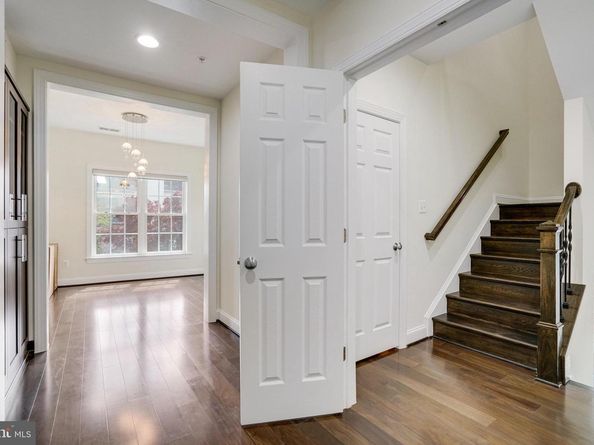 2082 Hutchison Grove Court, Falls Church VA 22043