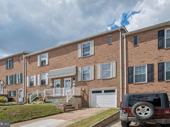 221 Hickory Hill Road, Philadelphia PA 19154