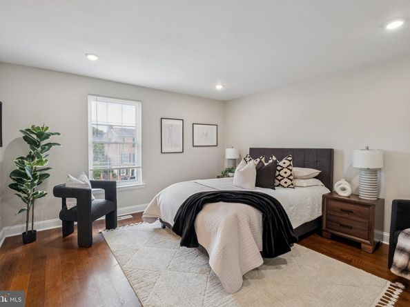 221 Hickory Hill Road, Philadelphia PA 19154