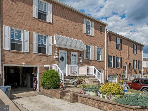 221 Hickory Hill Road, Philadelphia PA 19154