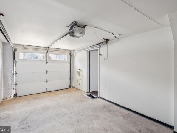 221 Hickory Hill Road, Philadelphia PA 19154