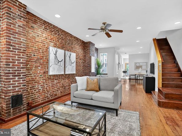 2424 Lombard Street, Philadelphia PA 19146
