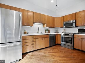 2424 Lombard Street, Philadelphia PA 19146