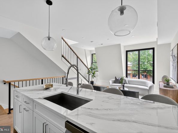 828 21st Street NE 3, Washington DC 20002