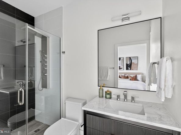 828 21st Street NE 3, Washington DC 20002