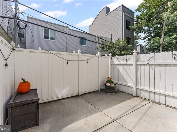 2132 Sears Street, Philadelphia PA 19146