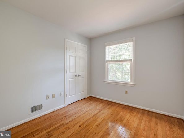 2040 Pieris Court, Vienna VA 22182