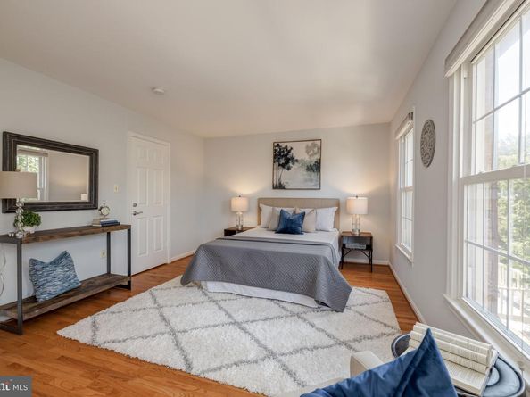 2040 Pieris Court, Vienna VA 22182