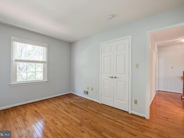 2040 Pieris Court, Vienna VA 22182