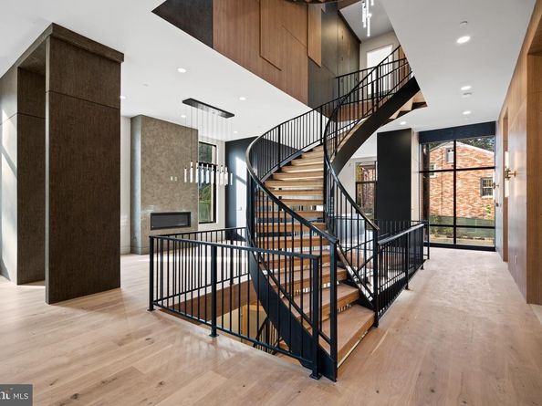 2717 Tennyson Street NW, Washington DC 20015