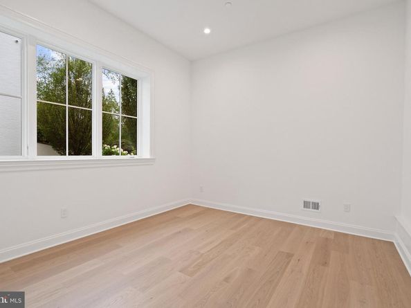 2916 Chesapeake Street NW, Washington DC 20008