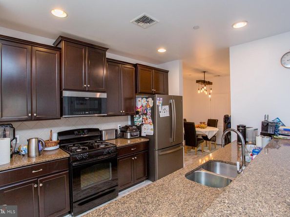523 Carson Terrace, Huntingdon Valley PA 19006