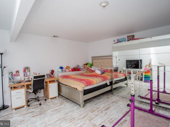 523 Carson Terrace, Huntingdon Valley PA 19006
