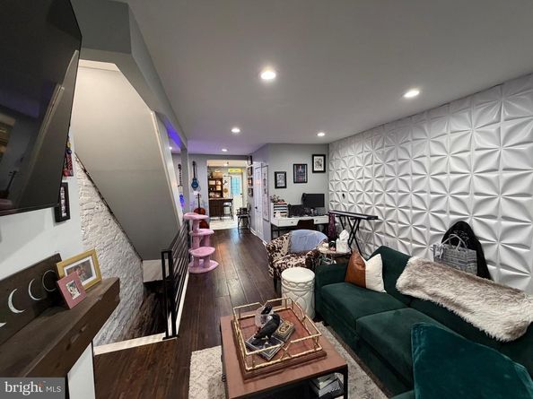 245 E Allen Street, Philadelphia PA 19125