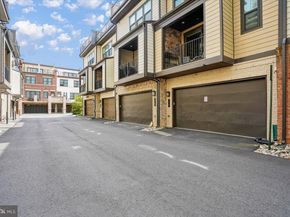 110 Market Square NW 24, Vienna VA 22180