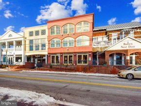 110 NW Market Square NW 24, Vienna VA 22180