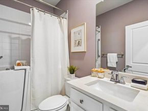 110 NW Market Square NW 24, Vienna VA 22180