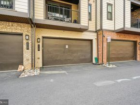 110 Market Square NW 24, Vienna VA 22180