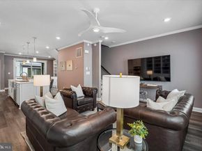 110 NW Market Square NW 24, Vienna VA 22180