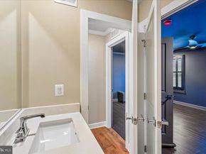 110 Market Square NW 24, Vienna VA 22180