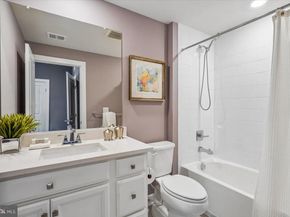 110 NW Market Square NW 24, Vienna VA 22180