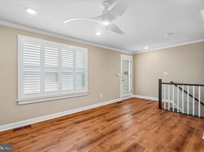 110 Market Square NW 24, Vienna VA 22180