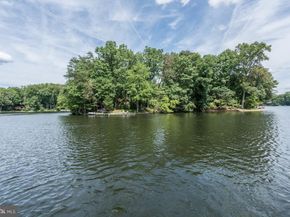 6208 Beachway Drive, Falls Church VA 22041