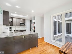 11619 Chapel Cross Way, Reston VA 20194