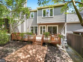 11619 Chapel Cross Way, Reston VA 20194