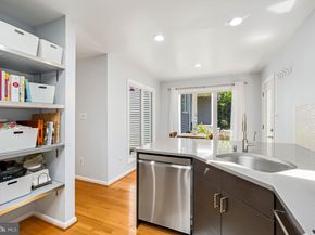 11619 Chapel Cross Way, Reston VA 20194