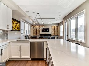 305 Green Street, Philadelphia PA 19123