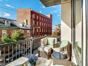 305 Green Street, Philadelphia PA 19123
