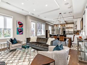 305 Green Street, Philadelphia PA 19123