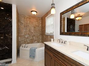 695 Friar Drive, Yardley PA 19067