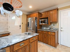 695 Friar Drive, Yardley PA 19067