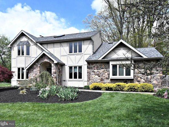 695 Friar Drive, Yardley PA 19067