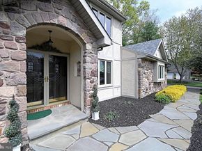 695 Friar Drive, Yardley PA 19067
