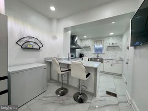 2520 S 5TH Street, Philadelphia PA 19148