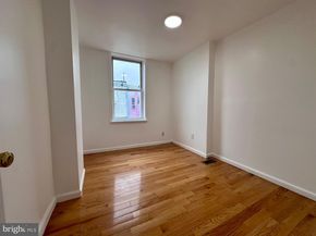 2520 S 5TH Street, Philadelphia PA 19148