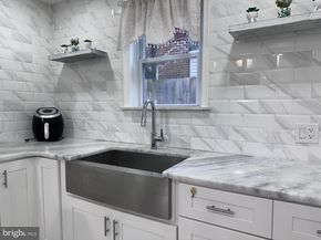 2520 S 5TH Street, Philadelphia PA 19148