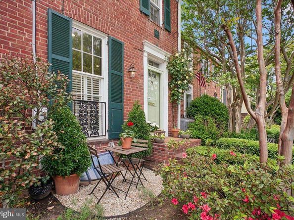 733 S Pitt Street S, Alexandria VA 22314