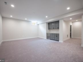 5726 16TH Street N, Arlington VA 22205