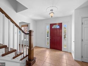 1910 Grand Court, Vienna VA 22182