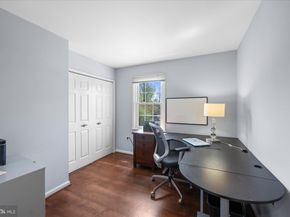 1910 Grand Court, Vienna VA 22182