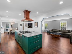 1910 Grand Court, Vienna VA 22182